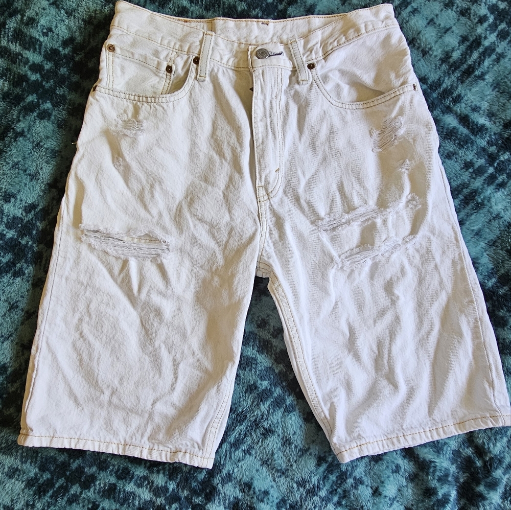 Levi's to the knee white shorts with brown stitching,‎ size 31